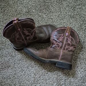 Justin 🖤 Brown and Pink Western Cowboy Boots